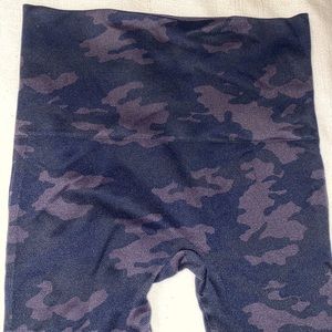 NWOT Spanx ‘Look at Me Now’ camo print leggings